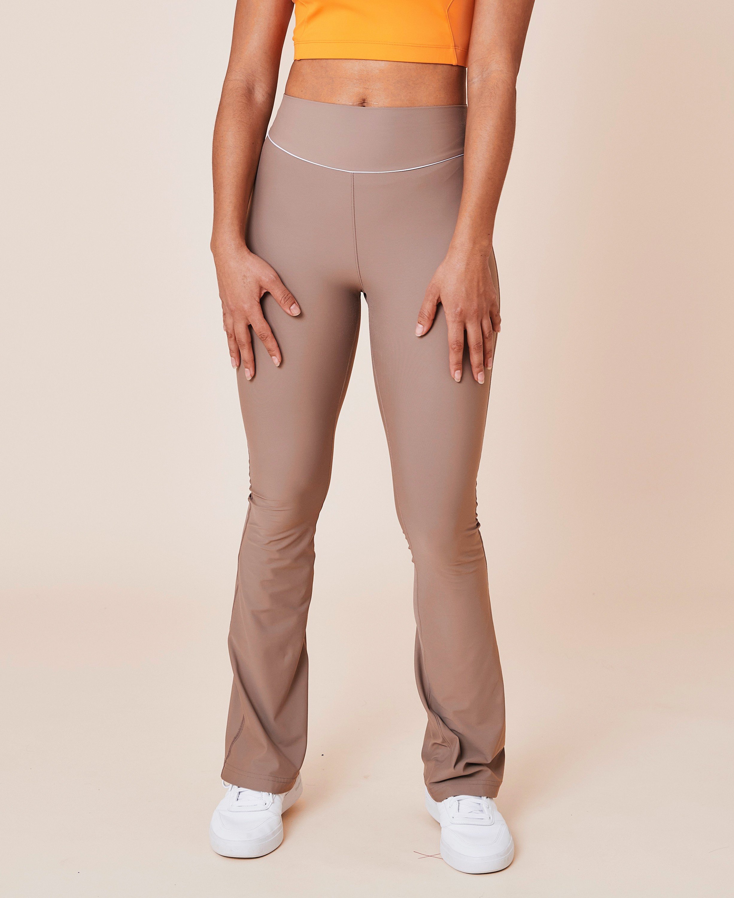 Peak Highwaist Flared Brushed Leggings   Hazel Black Friday Cartel Copenhagen Tilbud